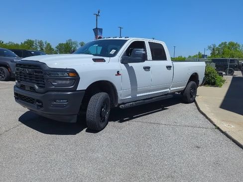 New 2026 RAM 2500 Tradesman AWD/4WD image 5