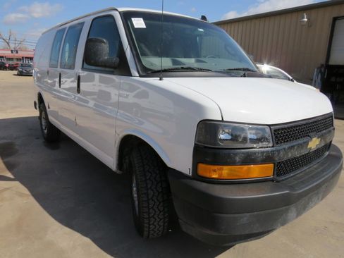 Used 2019 Chevrolet Express 2500 2500 Cargo w/ Driver Convenience Package image 3
