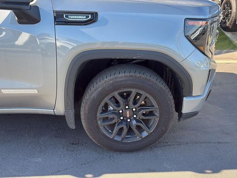 Used 2025 GMC Sierra 1500 Elevation image 9