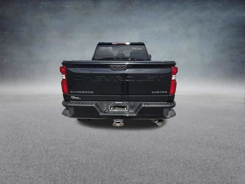 Used 2021 Chevrolet Silverado 2500 Custom w/ Custom Value Package AWD/4WD image 4
