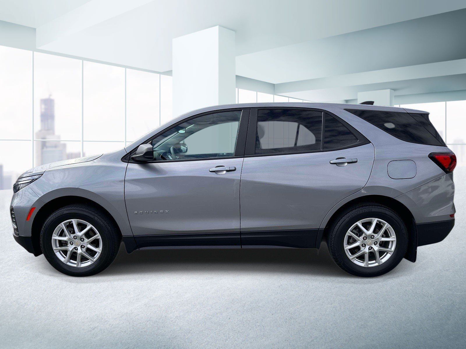 Used 2023 Chevrolet Equinox LS w/ LS Convenience Package AWD/4WD image 2