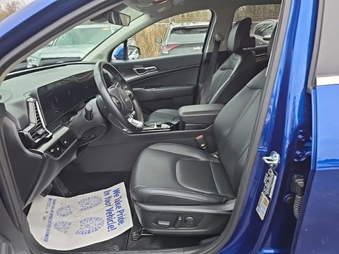 Certified 2025 Kia Sportage EX image 22