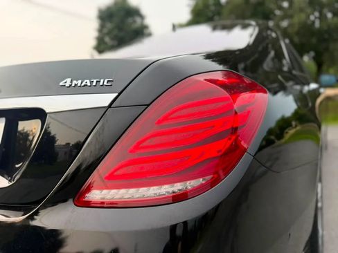 Used 2017 Mercedes-Benz S 550 4MATIC Sedan w/ Premium Package image 11