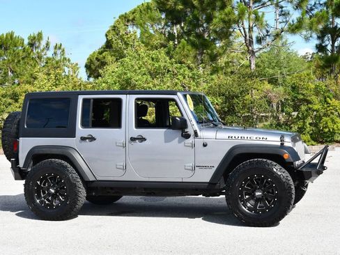 Used 2016 Jeep Wrangler Unlimited Rubicon w/ Connectivity Group AWD/4WD image 8