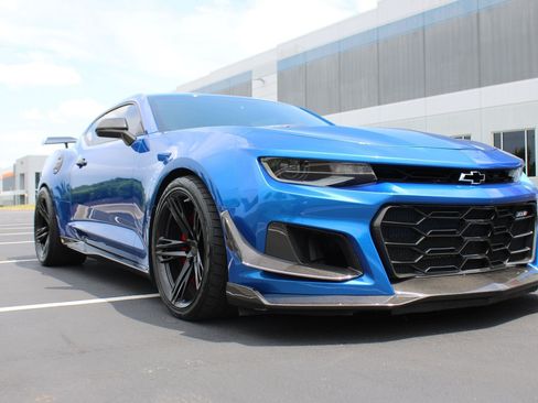 Used 2018 Chevrolet Camaro ZL1 RWD image 7