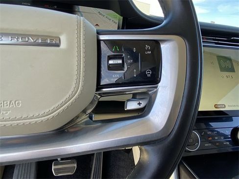 Used 2023 Land Rover Range Rover Long Wheelbase SE image 9