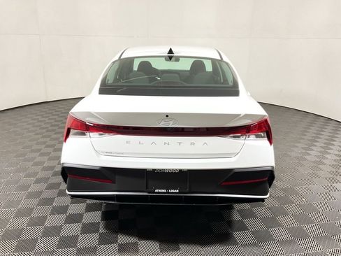 New 2026 Hyundai Elantra SE FWD image 13
