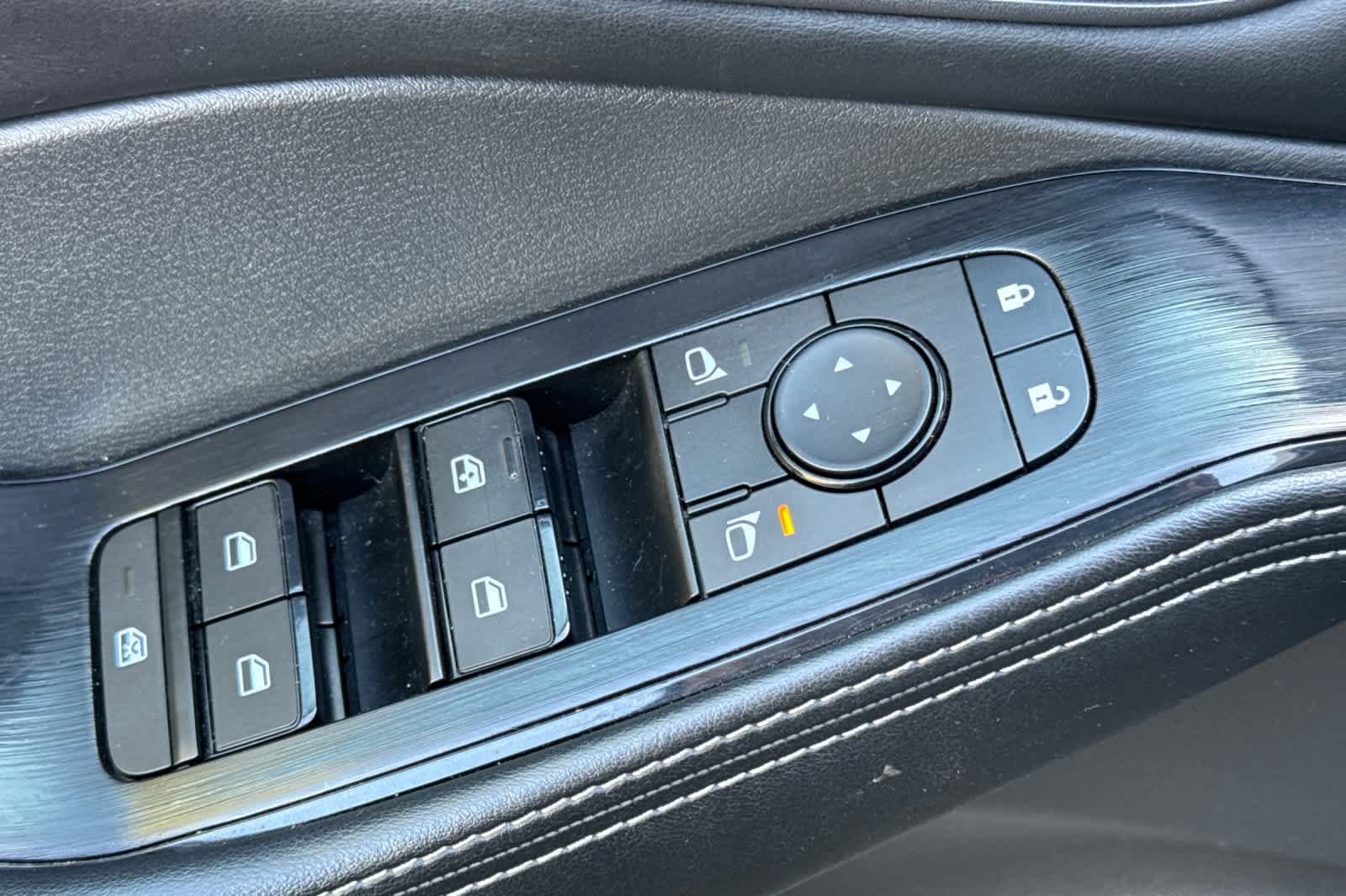 Used 2025 Nissan Rogue SV FWD image 13