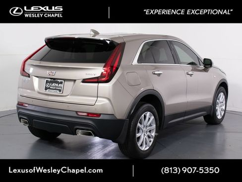 Used 2023 Cadillac XT4 Luxury w/ Cold Weather Package FWD image 4
