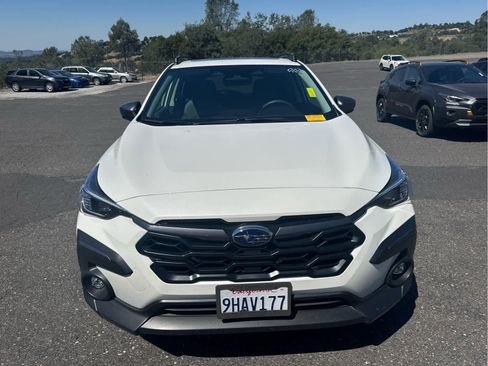 Used 2024 Subaru Crosstrek 2.5i Limited w/ Crosstrek Mirror Package AWD/4WD image 2