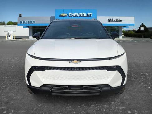 New 2026 Chevrolet Equinox EV LT FWD image 2