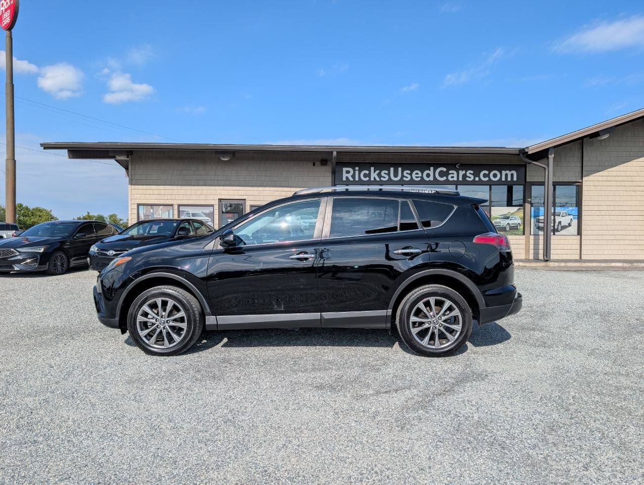 Used 2017 Toyota RAV4 Limited FWD image 11