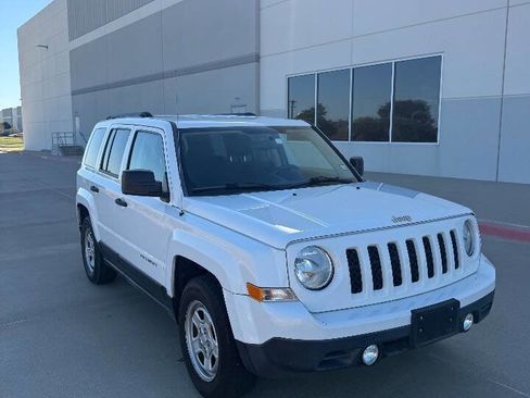 Used 2014 Jeep Patriot Sport image 6