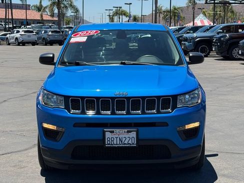 Used 2020 Jeep Compass Sport w/ Tech Group FWD image 2
