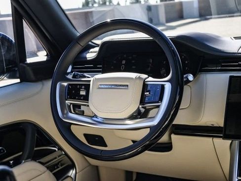 New 2025 Land Rover Range Rover SE image 17