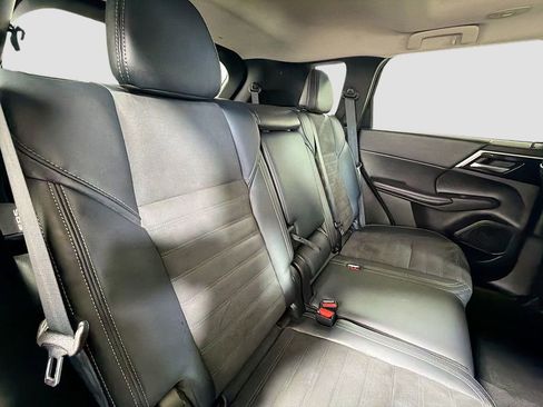 Used 2024 Mitsubishi Outlander SE Black Edition FWD image 30