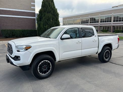 Used 2023 Toyota Tacoma SR5 image 2