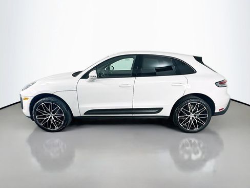 Certified 2026 Porsche Macan AWD/4WD image 2