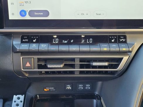 Certified 2025 Toyota Camry XSE image 25