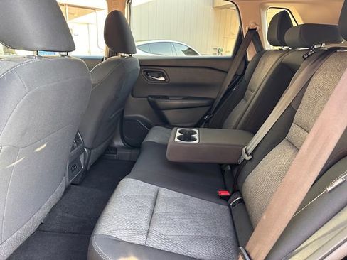 Used 2024 Nissan Rogue SV image 12