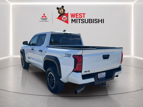 Used 2024 Toyota Tacoma TRD Off-Road AWD/4WD image 4