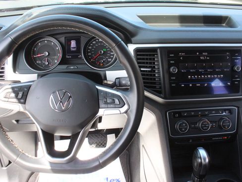 Used 2021 Volkswagen Atlas Cross Sport SE w/ Panoramic Sunroof Package AWD/4WD image 15