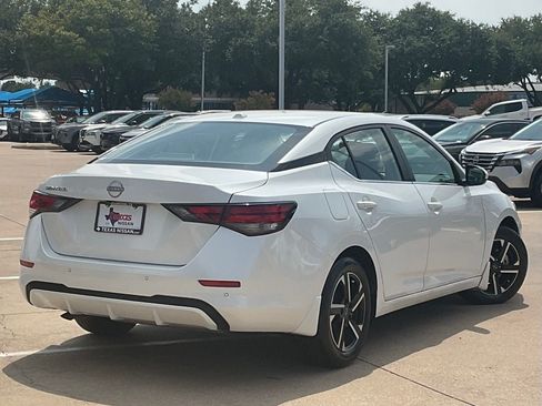 Used 2025 Nissan Sentra SV FWD image 4