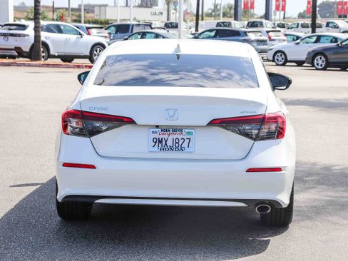 Used 2024 Honda Civic Sport image 12