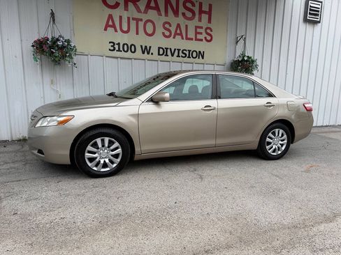 Used 2009 Toyota Camry LE FWD image 8