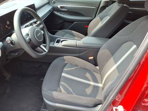Used 2025 Hyundai Sonata SEL FWD image 11