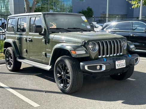 Used 2023 Jeep Wrangler Unlimited Sahara AWD/4WD image 2