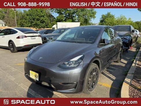 Used 2023 Tesla Model Y Long Range AWD/4WD image 1