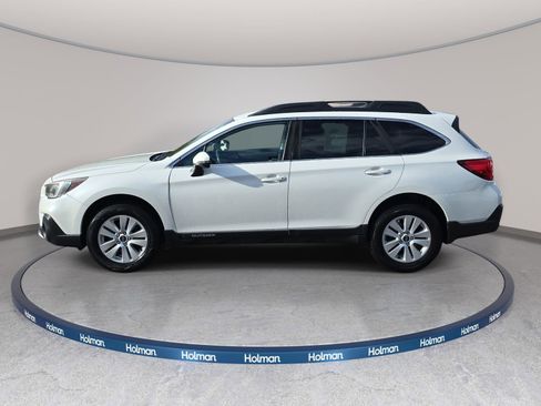Used 2019 Subaru Outback 2.5i Premium image 9