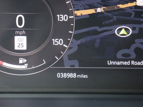 Used 2020 Land Rover Range Rover Sport HSE image 31