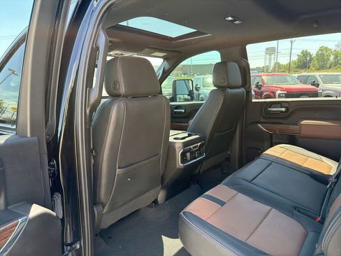 Used 2022 Chevrolet Silverado 3500 High Country AWD/4WD image 16