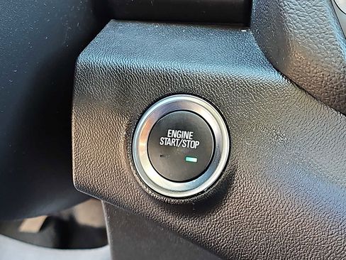 Used 2024 GMC Terrain SLE image 26