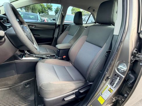 Used 2018 Toyota Corolla LE FWD image 11