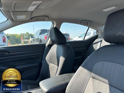 Used 2024 Nissan Altima 2.5 S image 9