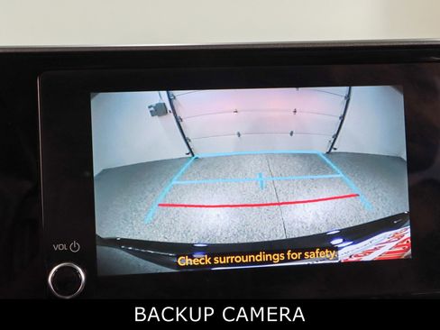 Used 2024 Toyota Highlander XLE image 19