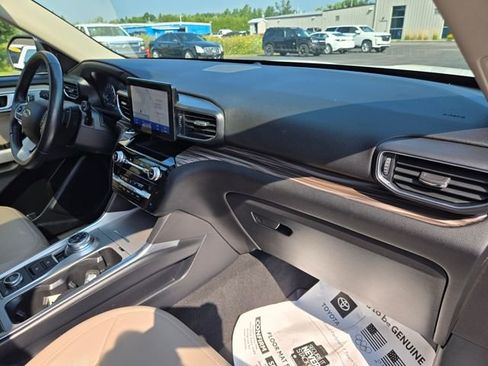 Used 2021 Ford Explorer Limited w/ Hybrid Equipment Group 310A image 25