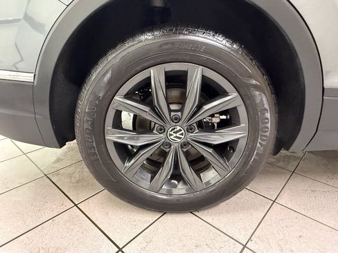 Used 2024 Volkswagen Tiguan SE image 14