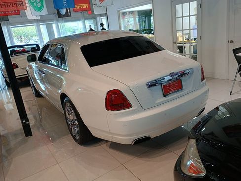 Used 2011 Rolls-Royce Ghost RWD image 2