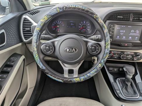 Used 2020 Kia Soul S FWD image 30