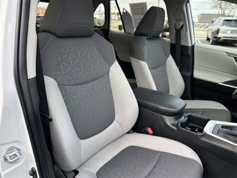 Used 2024 Toyota RAV4 XLE image 19