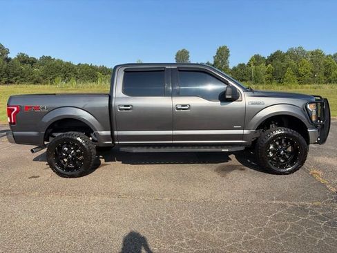 Used 2017 Ford F150 XLT w/ Equipment Group 302A Luxury AWD/4WD image 13