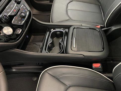 New 2026 Chrysler Pacifica Limited w/ Trailer Tow Group image 21