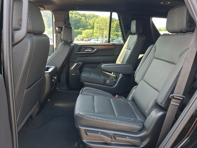 Used 2025 GMC Yukon Denali AWD/4WD image 18