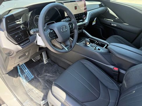 New 2026 Lexus TX 500h AWD image 11