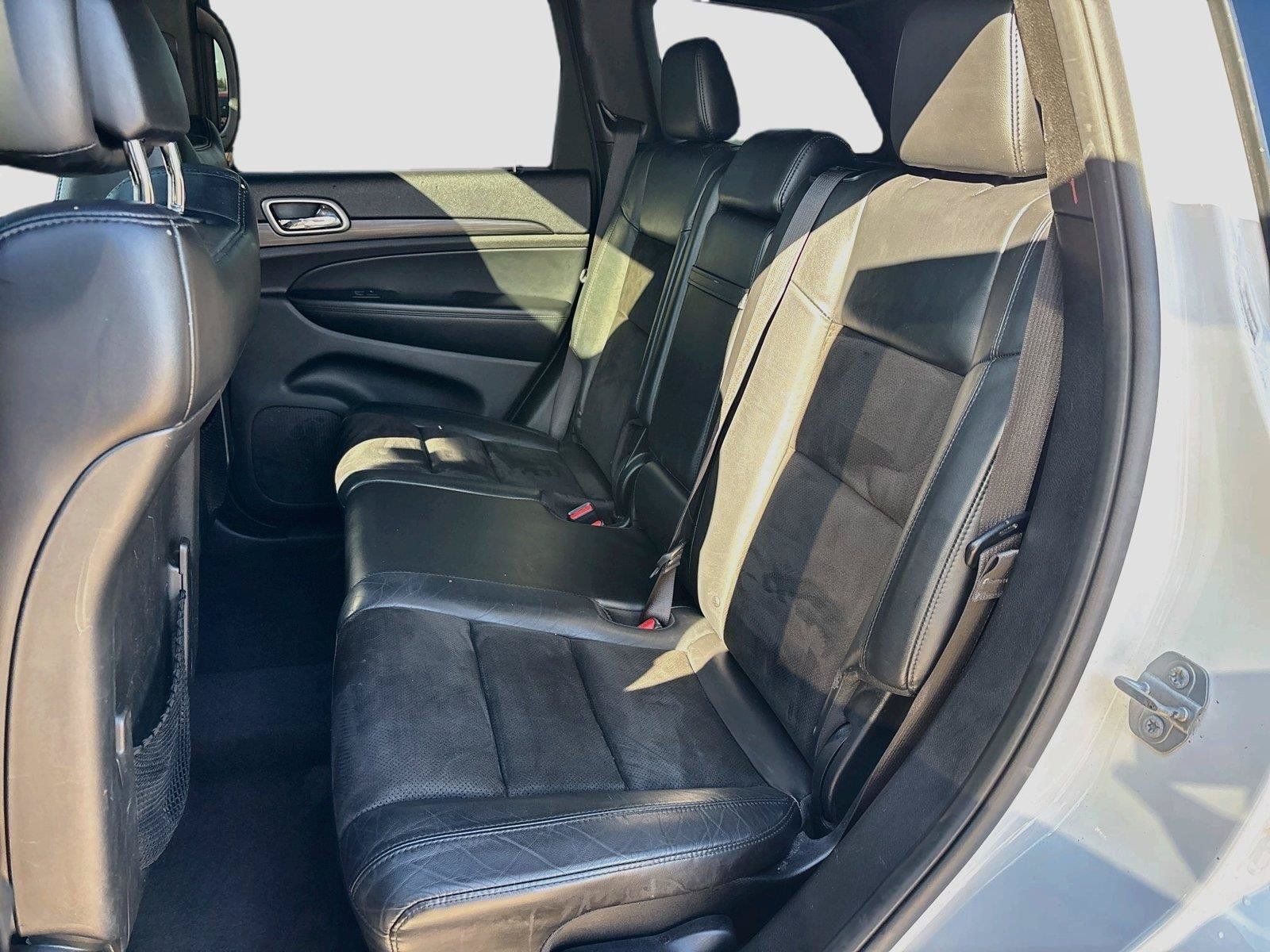 Used 2019 Jeep Grand Cherokee Altitude AWD/4WD image 11