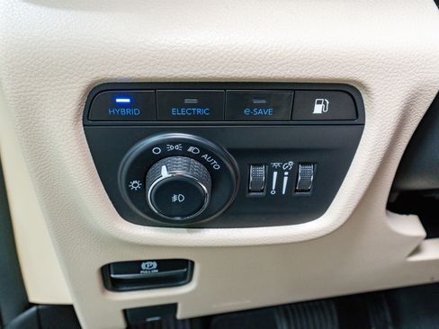 Used 2023 Jeep Grand Cherokee 4WD 4xe image 35